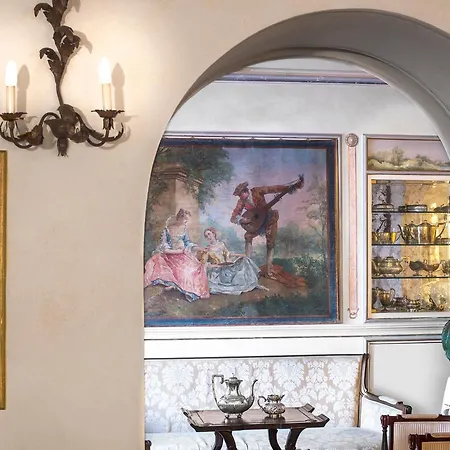 Hotel Relais Dell'Orologio-3